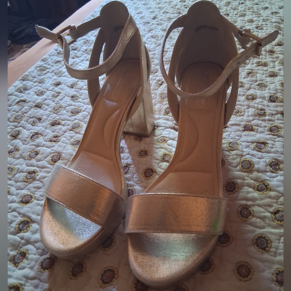 Chinese Laundry Gold Heels